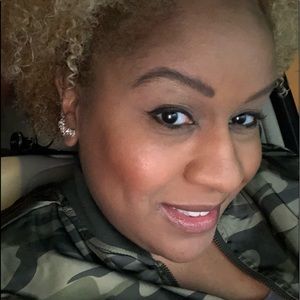 Meet your Posher, Erika